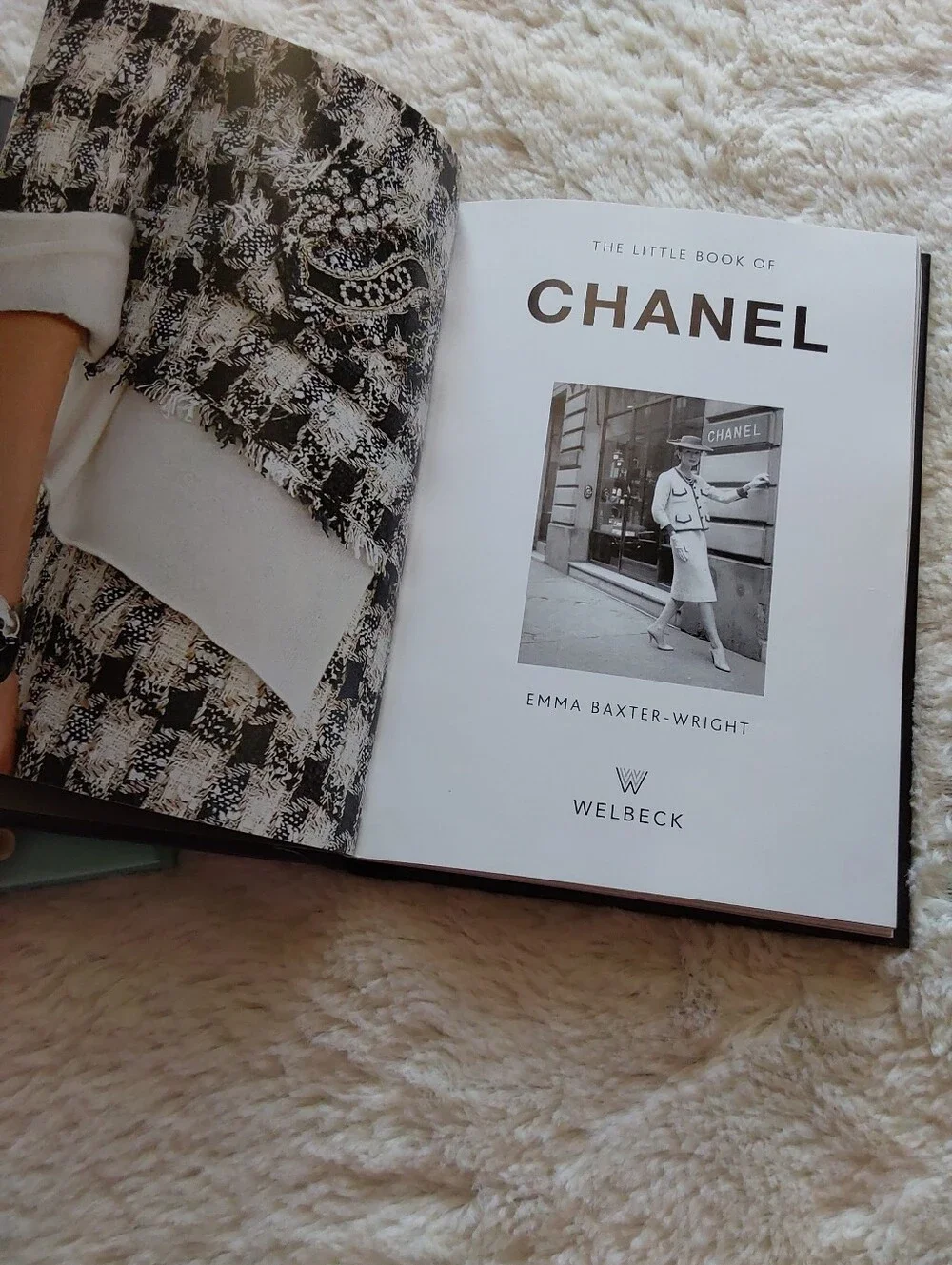 🌺 Just Like New *3* Hardcover Fashion Books